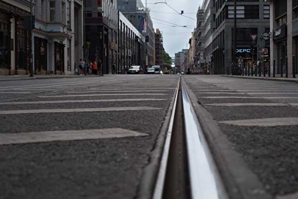 Streetcar rails