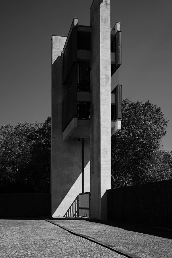 Maria Regina Martyrum - Eingang Feierhof