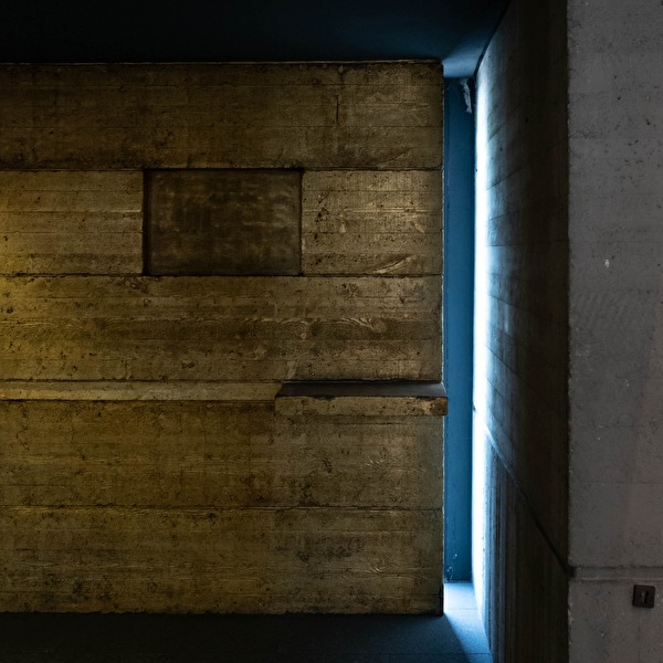 Maria Regina Martyrum - Goldene Fassade